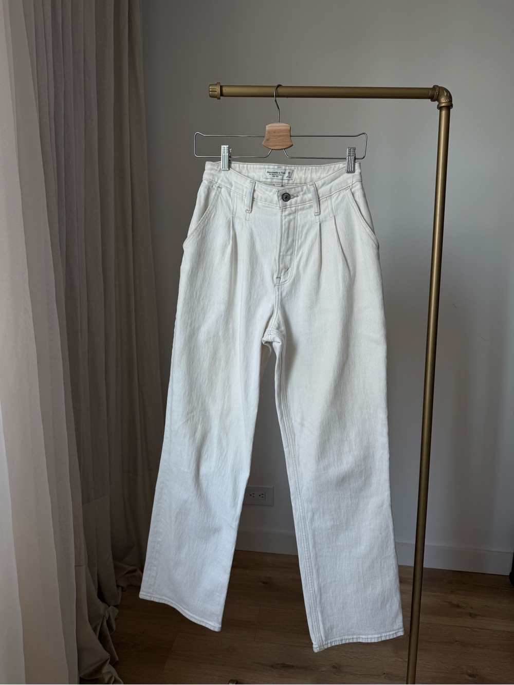 Abercrombie Curve Love 90s Relaxed Pleated Jeans 26 - Picture 2 of 10